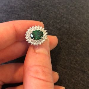 Emerald color earrings